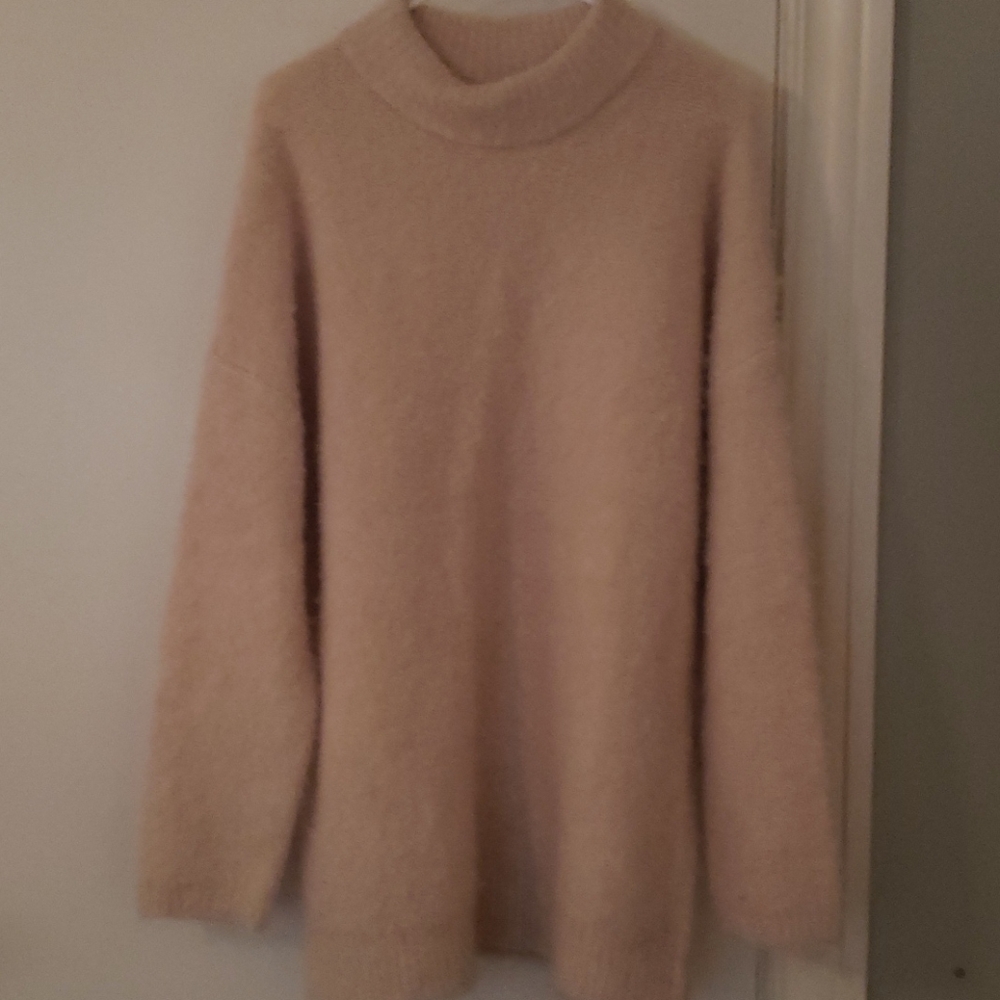 Universal threads sweater